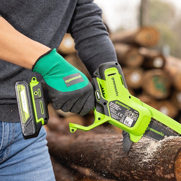 Greenworks 24V Mini Chainsaw with 2Ah Battery & Charger 6952909090467