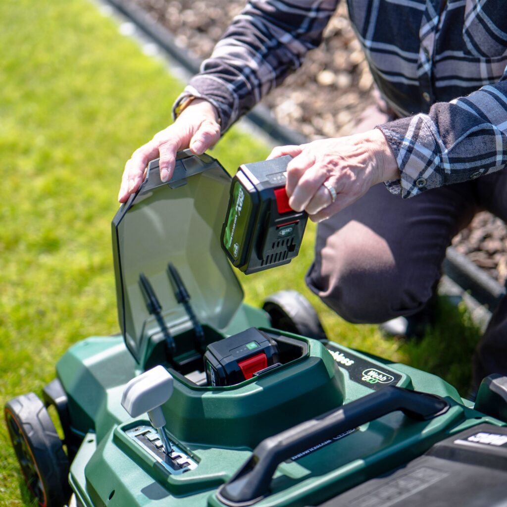 Webb Eco 40V (2 x 20V) 43cm (17″) Cordless Rotary Lawnmower (Tool Only) 5055661905619