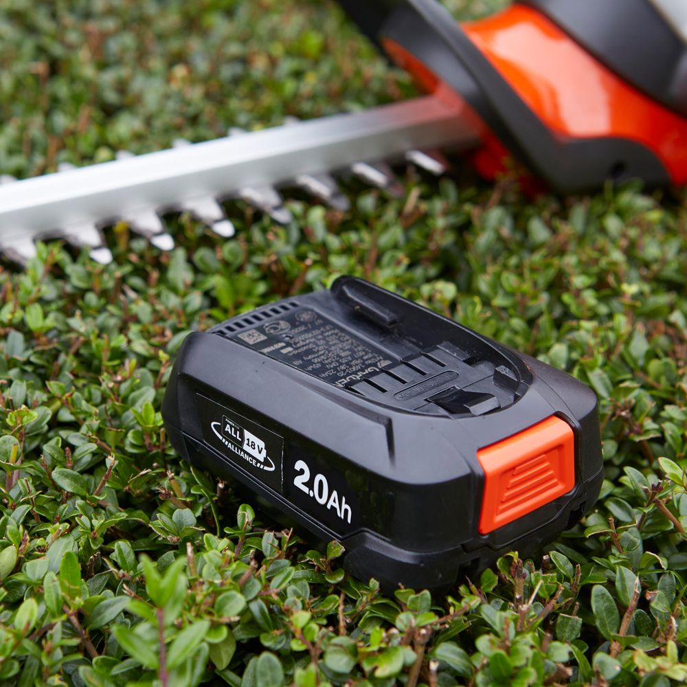 Flymo Easicut 18V 45cm Hedge Trimmer (2Ah Battery & Charger) 7392930760868