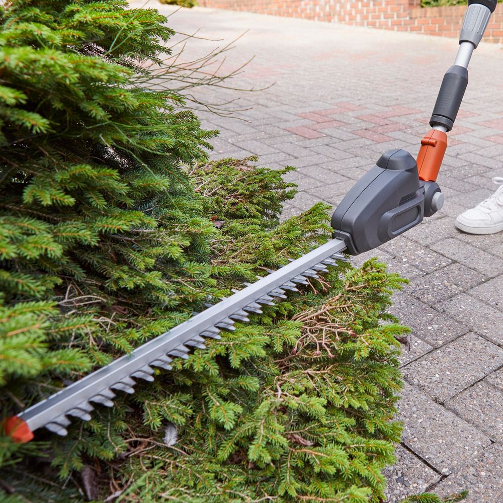 Flymo 18V Ultracut Reach 420 42cm Pole Hedge Trimmer (2.5Ah Battery & Charger) 7392930761261