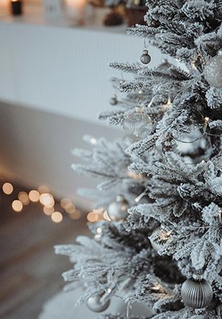 winter woodland theme white christmas tree side cut 313w