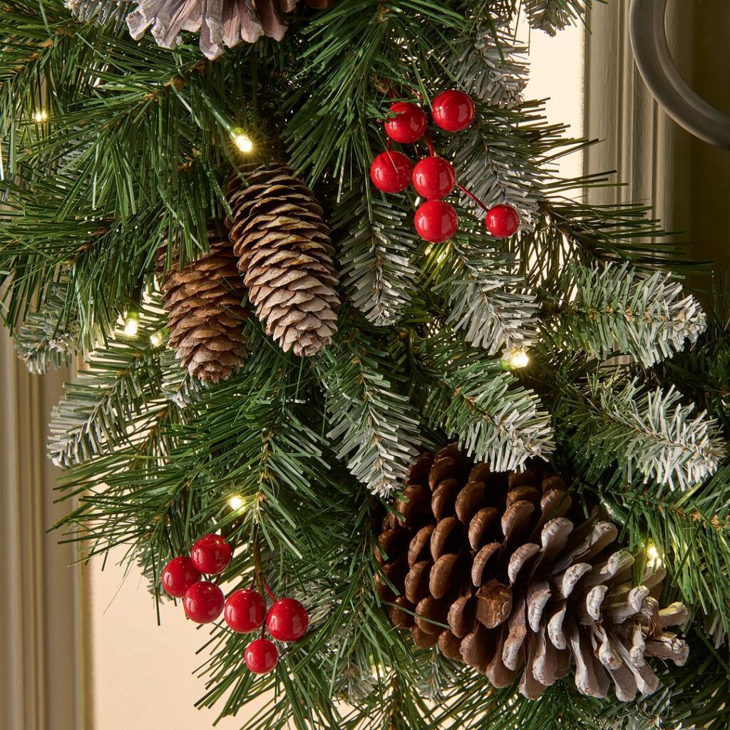 BOSK Frosted Winterberry 24″ Christmas Wreath With 50 Warm White Lights 5061064665678 2