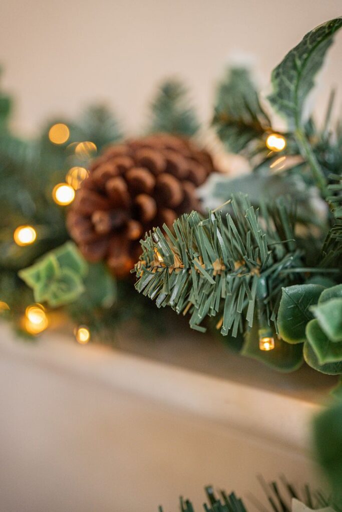 BOSK Ivy Berry 6ft Christmas Garland With 100 Warm White Lights 5061030164938 2