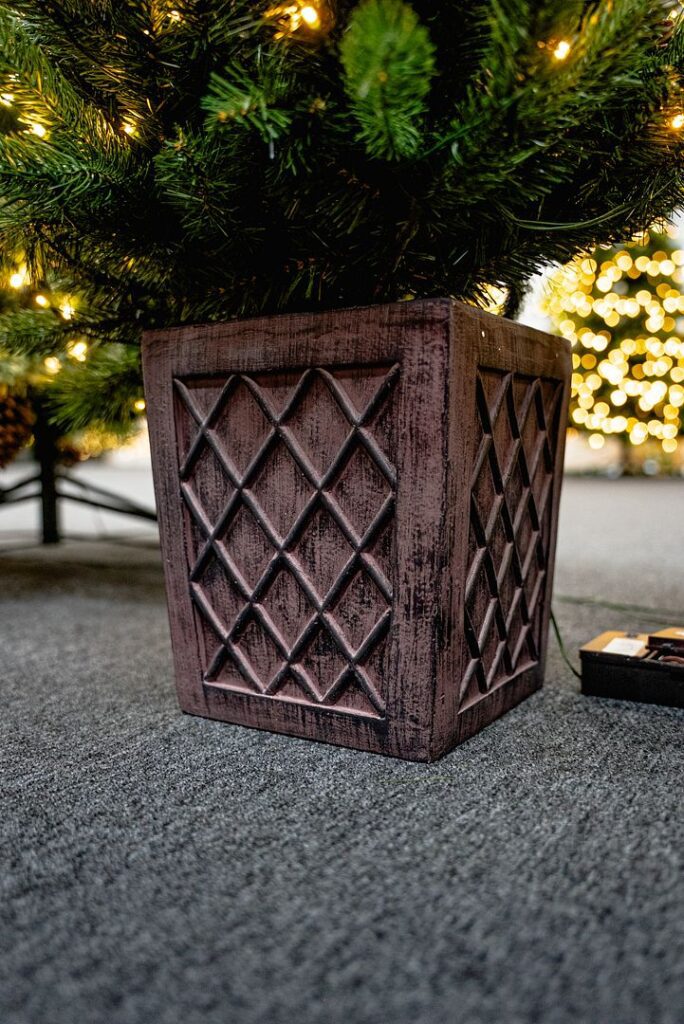 BOSK Hazelnut Pine Porch Tree – 4ft Artificial Christmas Tree 5061030164587 2