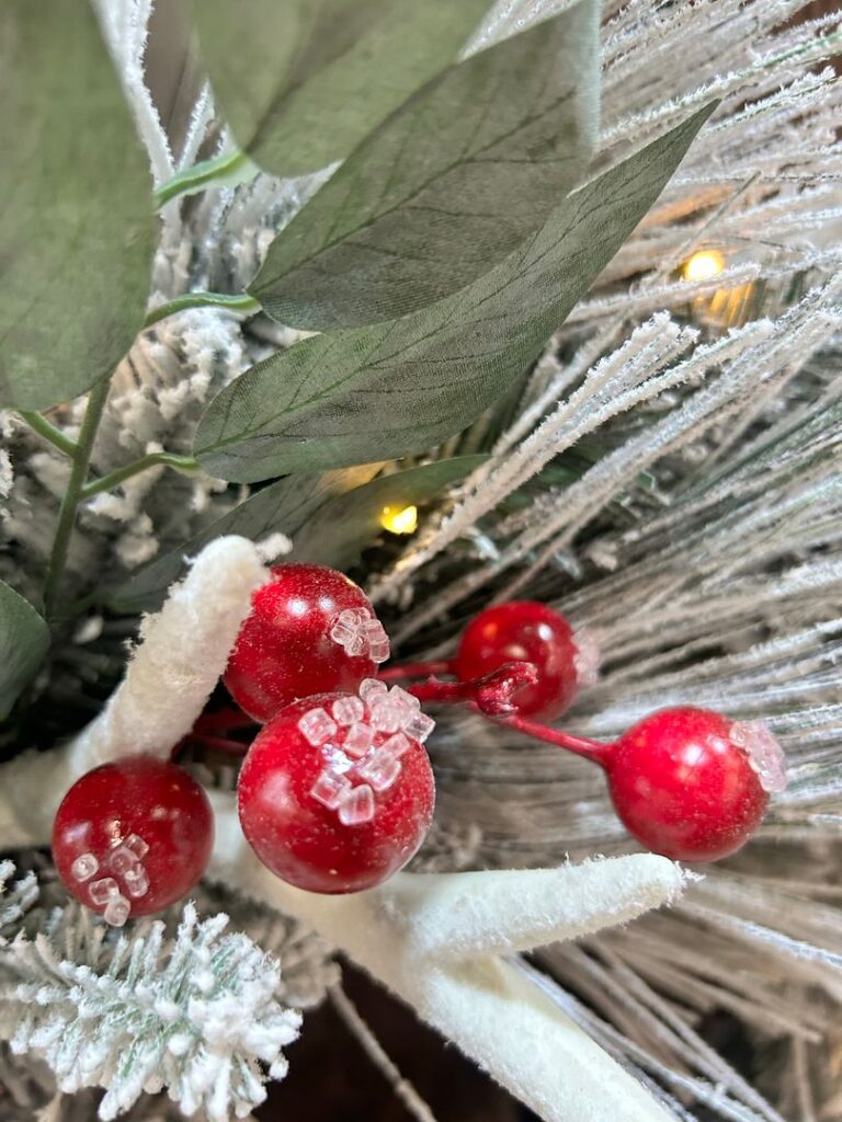 BOSK Jack Frost 26″ Christmas Wreath With 50 Warm White Lights 5061030168660 2