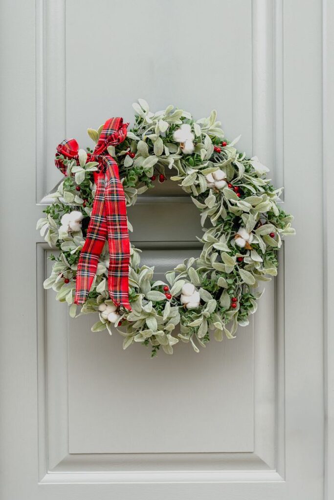 BOSK Eucalyptus Berry 26″ Christmas Wreath With 50 8 Function Lights 5061064663803 2