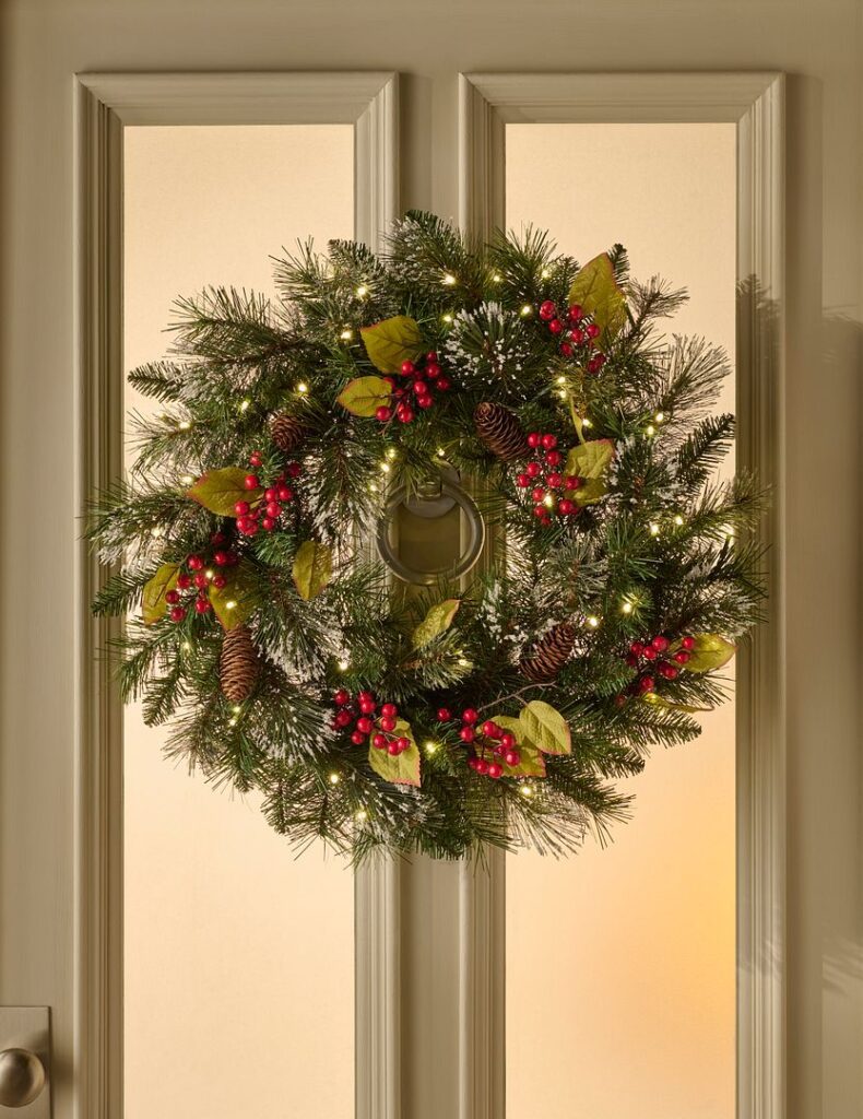 BOSK Frosted Pine 24″ Christmas Wreath With 50 Warm White Lights 5061030165065 2