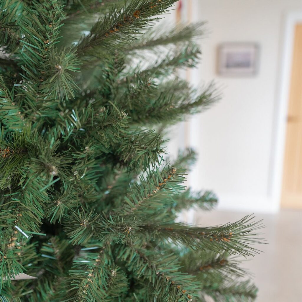 BOSK Kingsley Fir – 8ft Artificial Christmas Tree 5061064662592 2