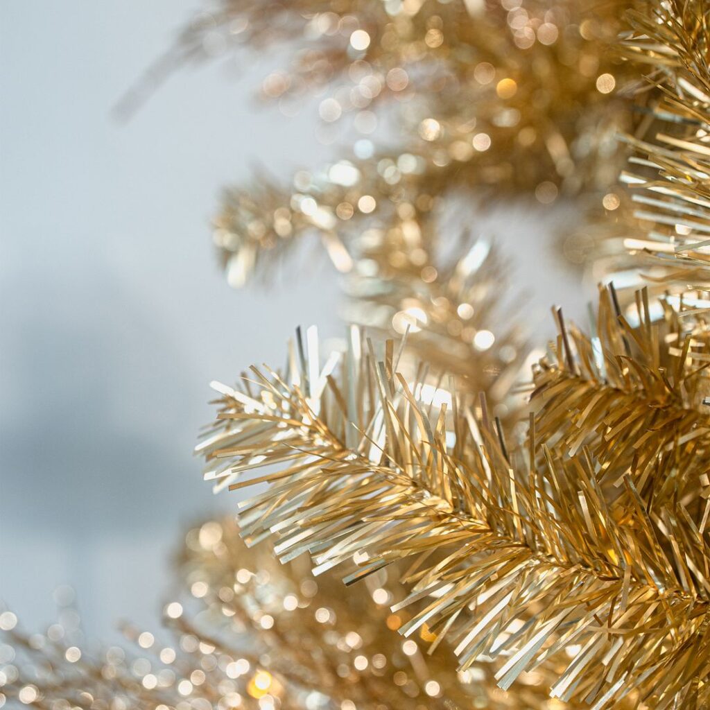 BOSK Champagne Twisted Tinsel – 7.5ft Christmas Tree With 350 Warm White Leds 5061064662721 2