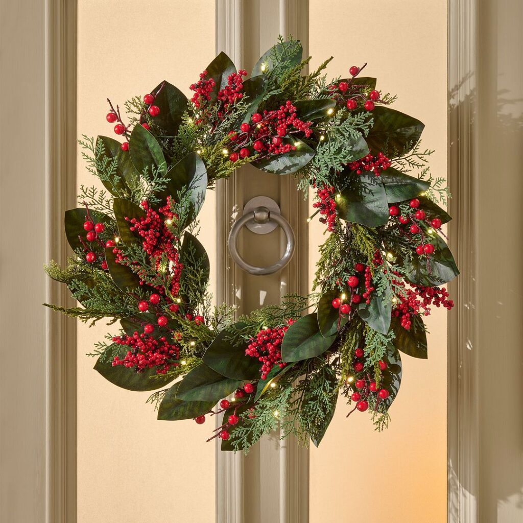 BOSK Magnolia Berry 26″ Christmas Wreath With 50 Warm White Lights 5061030164686 2