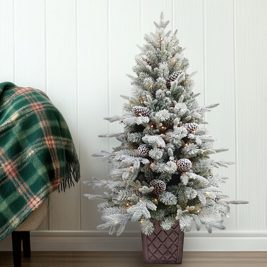 BOSK Frosted Winterfold Fir – 4.5ft Christmas Tree With 150 Warm White Leds 5061064663223 2