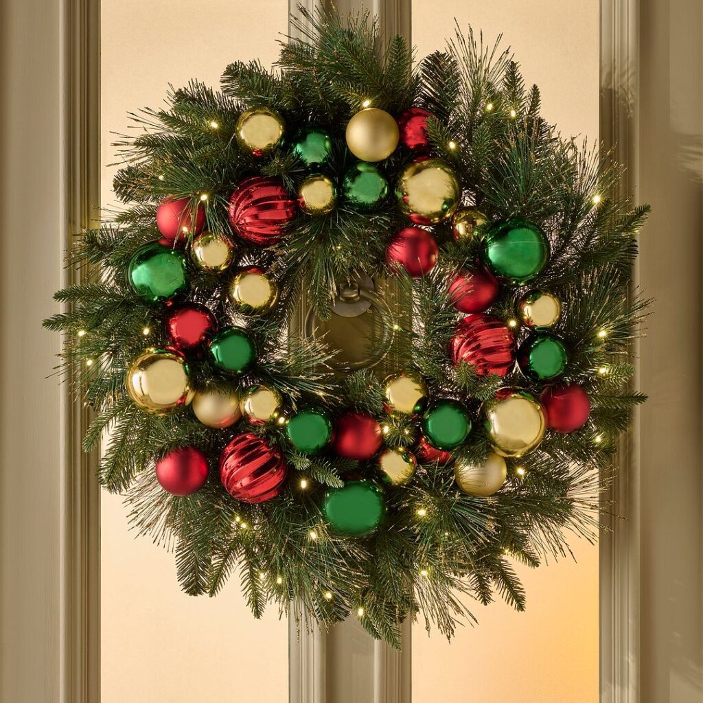 BOSK Chantry 28″ Christmas Wreath With 100 Warm White Lights 5061030164860 2