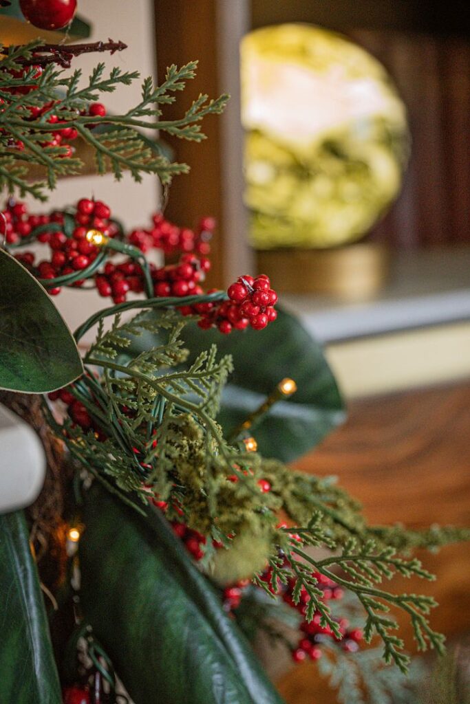 BOSK Magnolia Berry 26″ Christmas Wreath With 50 Warm White Lights 5061030164686 2