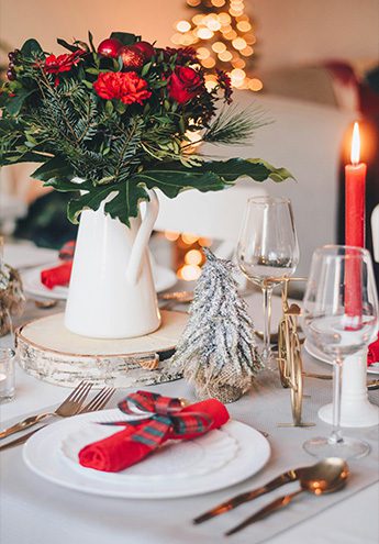 white christmas theme table setting